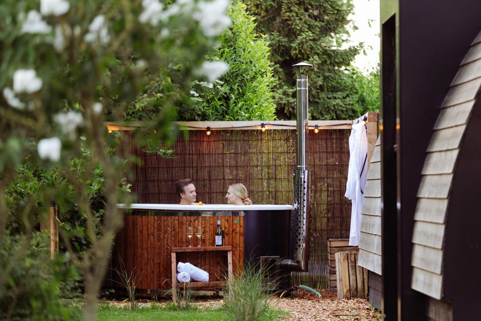 Pod Huisje Met Hottub Dokkum Buitenkant foto